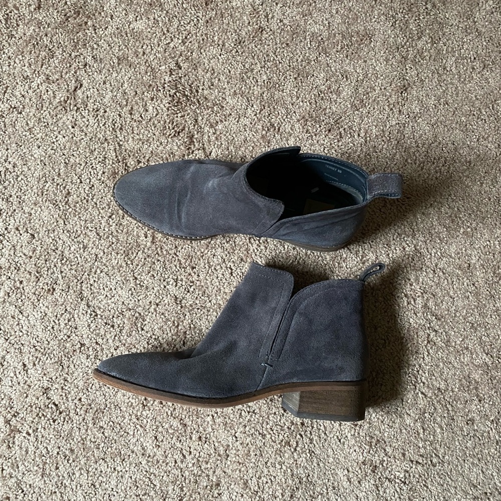 Dolce Vita Tessey Ankle Booties